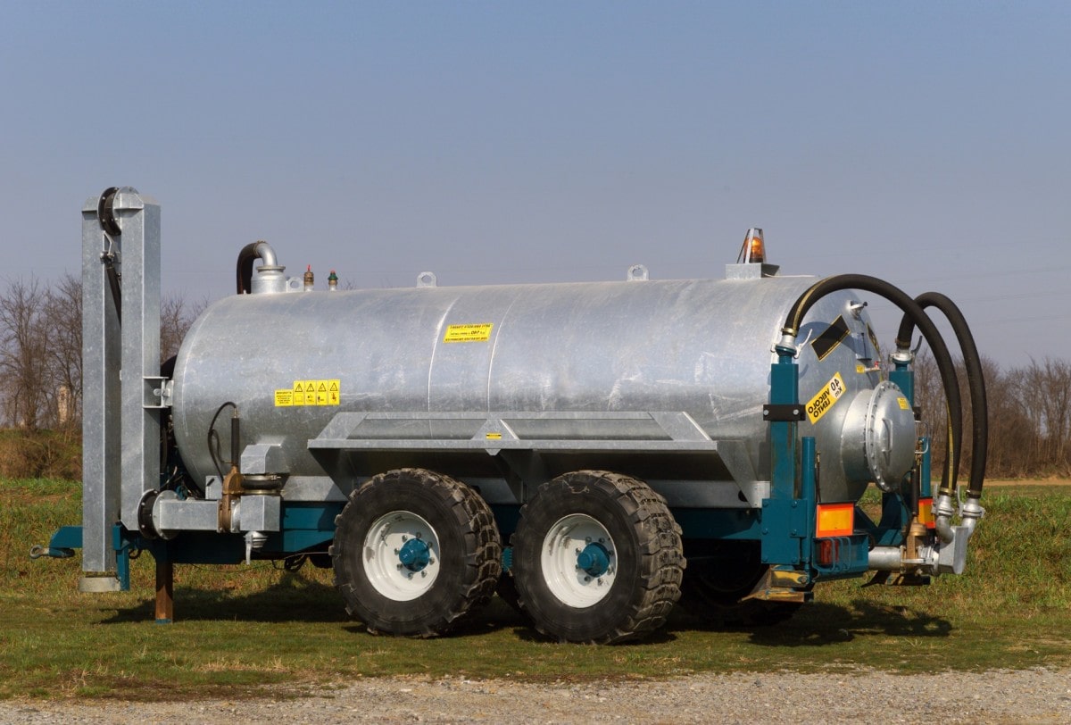 septic tank service truck about